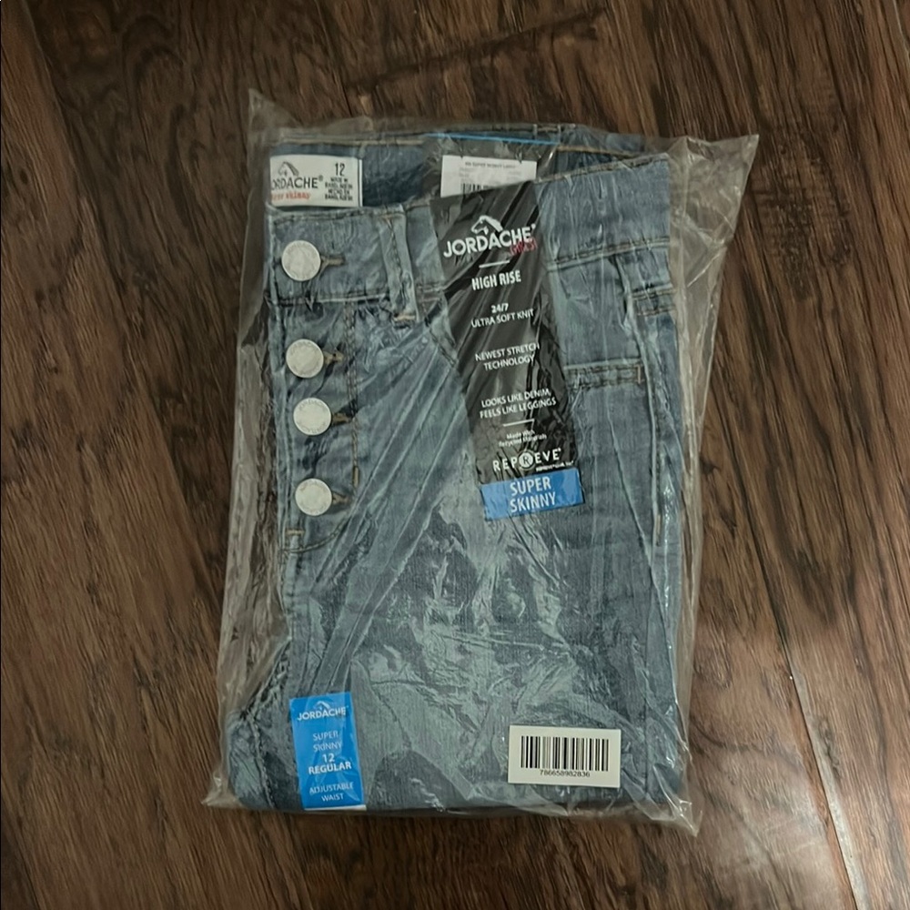 Jordache Men's Light Blue Super Skinny Jeans